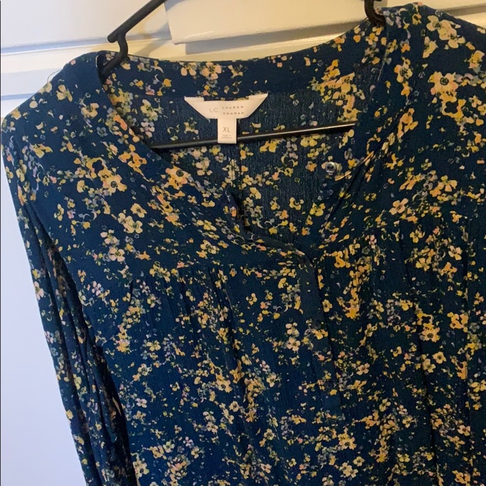 Flower blouse - Picture 3 of 4